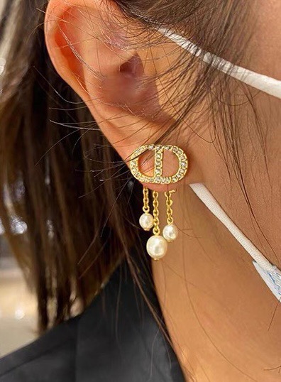 chr1st1an D10r earrings